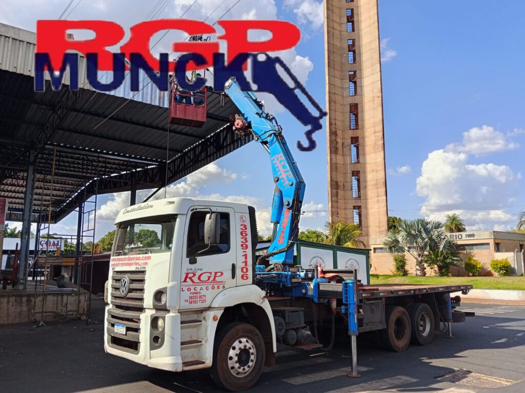 Caminhão munck Ribeirão Preto profissionais em içamento e movimentação de cargas