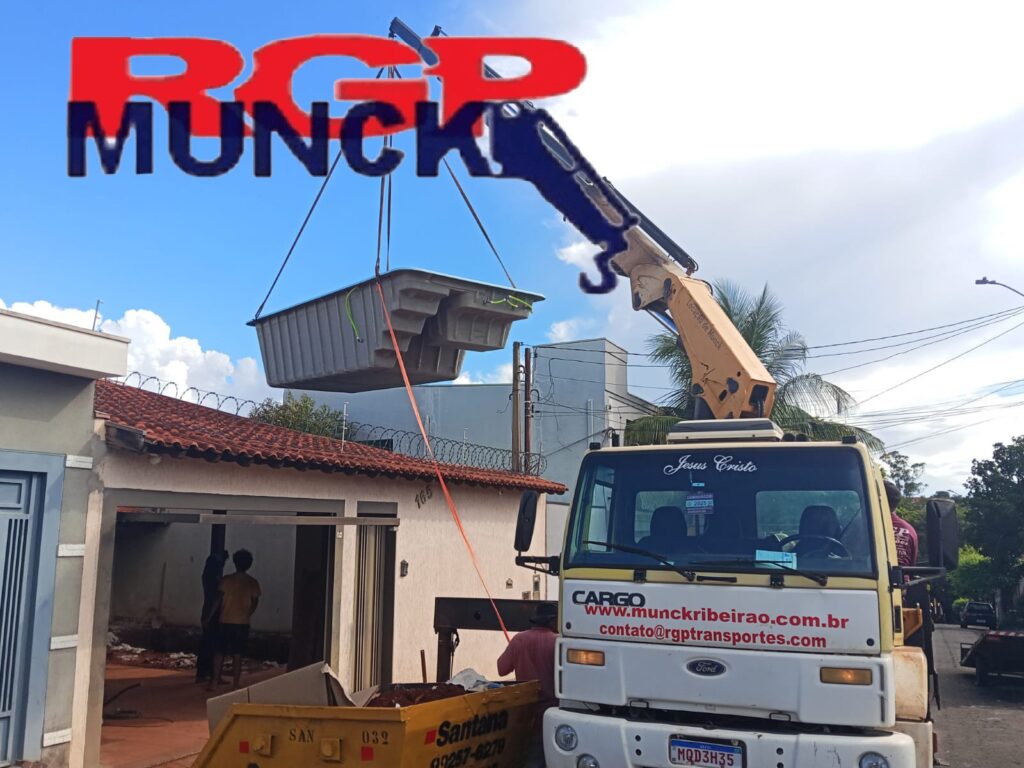 Caminhão munck Ribeirão Preto transporte e movimentação de cargas pesadas